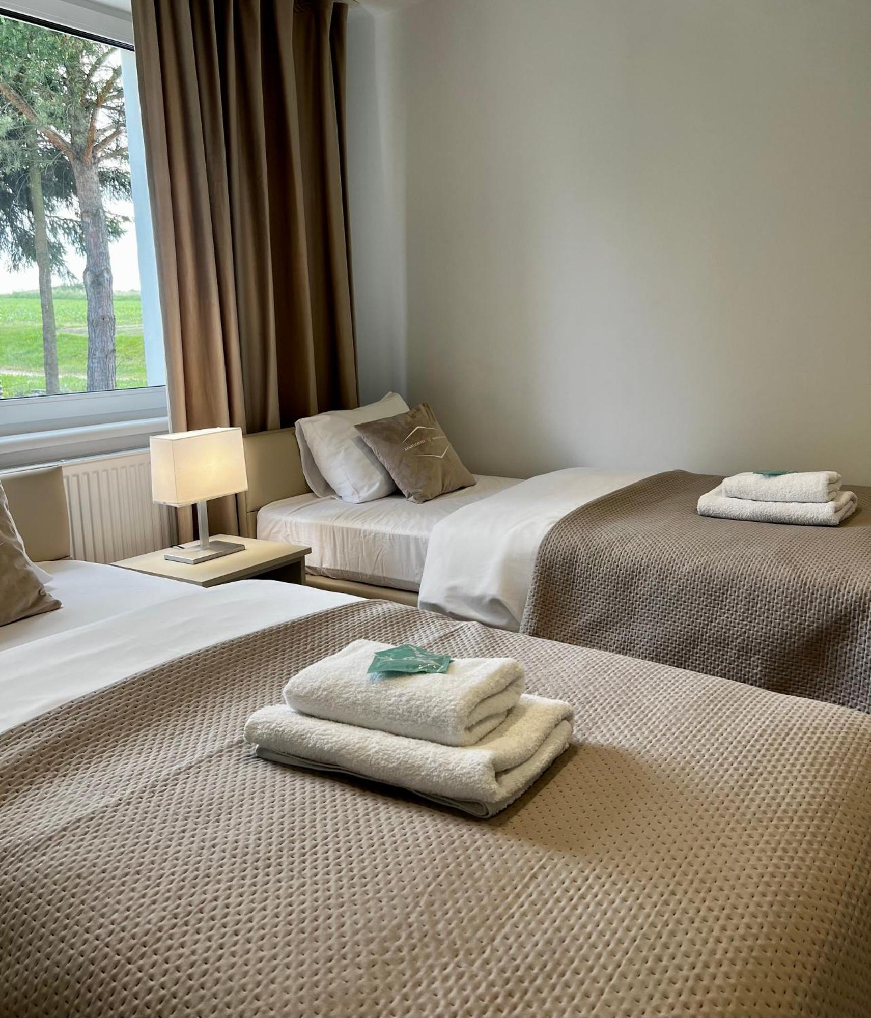 Apartamenty Modrzewiowa Zator Piotrowice  Экстерьер фото